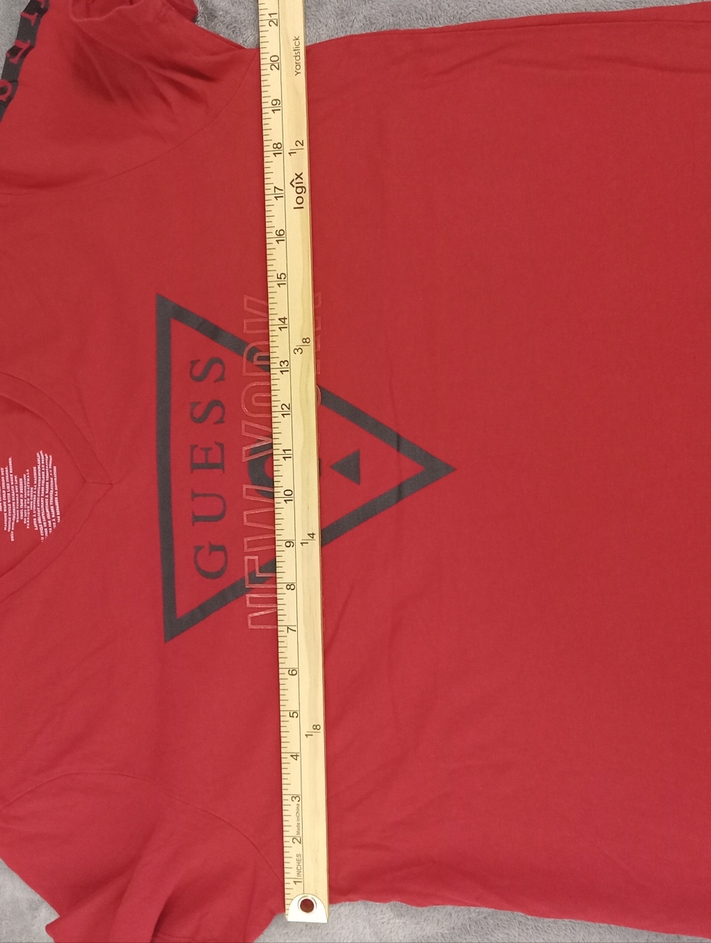 GUESS Men’s Red V-Neck Logo Tee Size Large - Picture 7 of 9